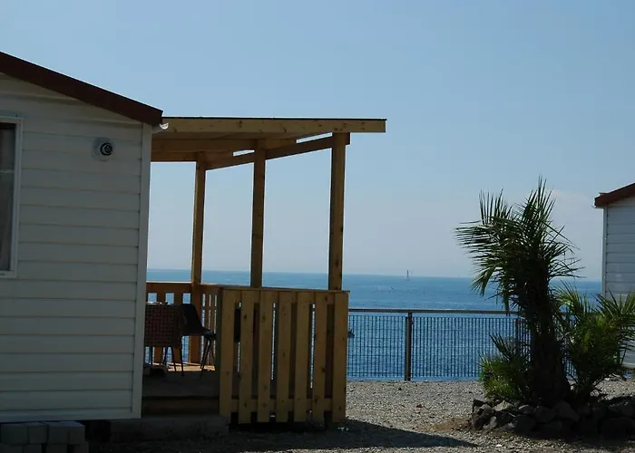 Kompleks wypoczynkowy Camping Jonio 3*